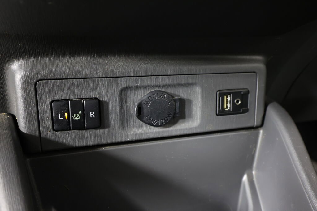 Used 2014 Toyota Prius V Three image 37