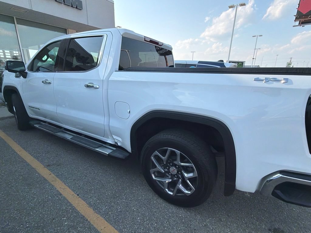 Used 2023 GMC Sierra 1500 SLT w/ SLT Premium Package AWD/4WD image 6