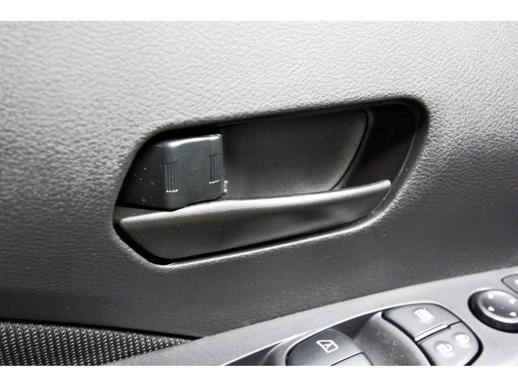 Certified 2025 Nissan Kicks Play S image 18