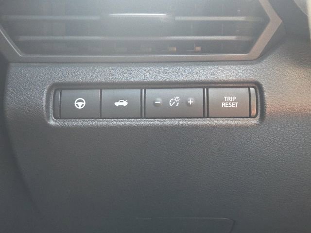 Used 2020 Nissan Altima 2.0 Platinum FWD image 24