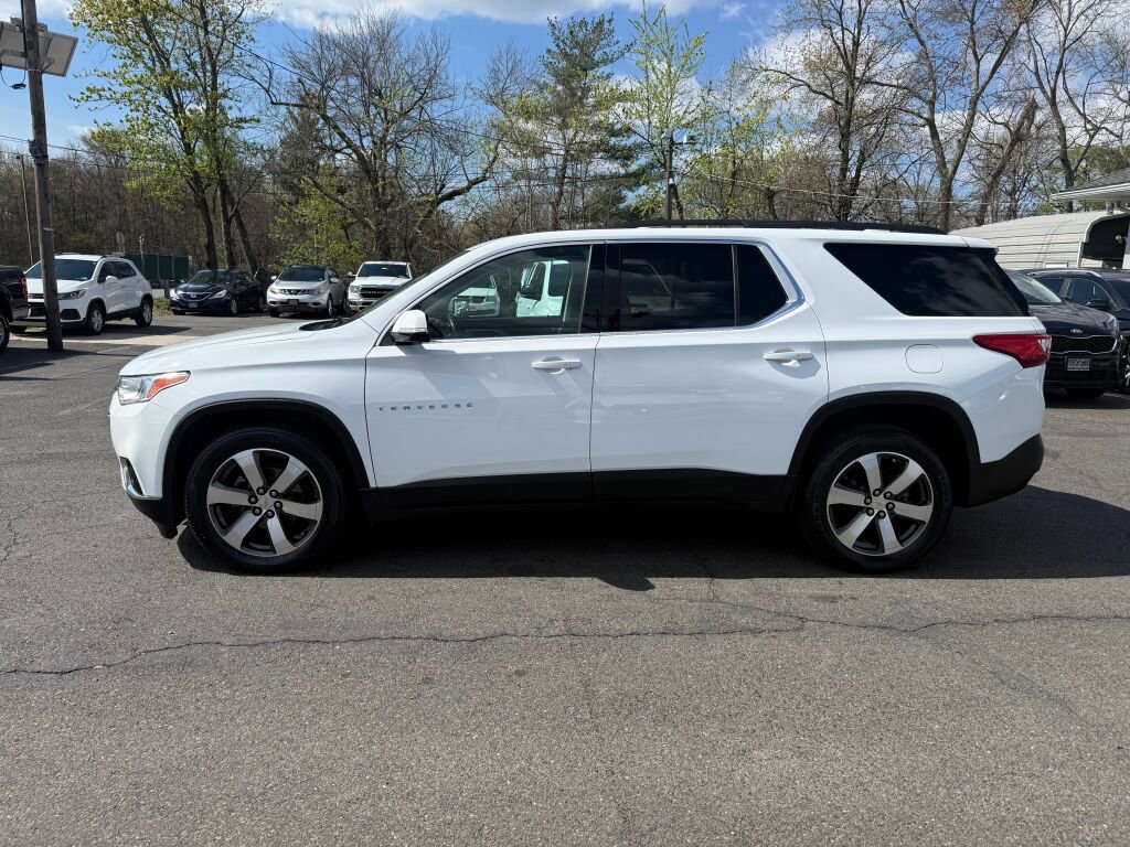 Used 2019 Chevrolet Traverse LT w/ LT Premium Package AWD/4WD image 4