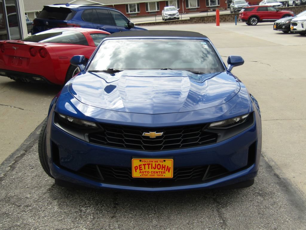 Used 2023 Chevrolet Camaro LT w/ Technology Package image 21
