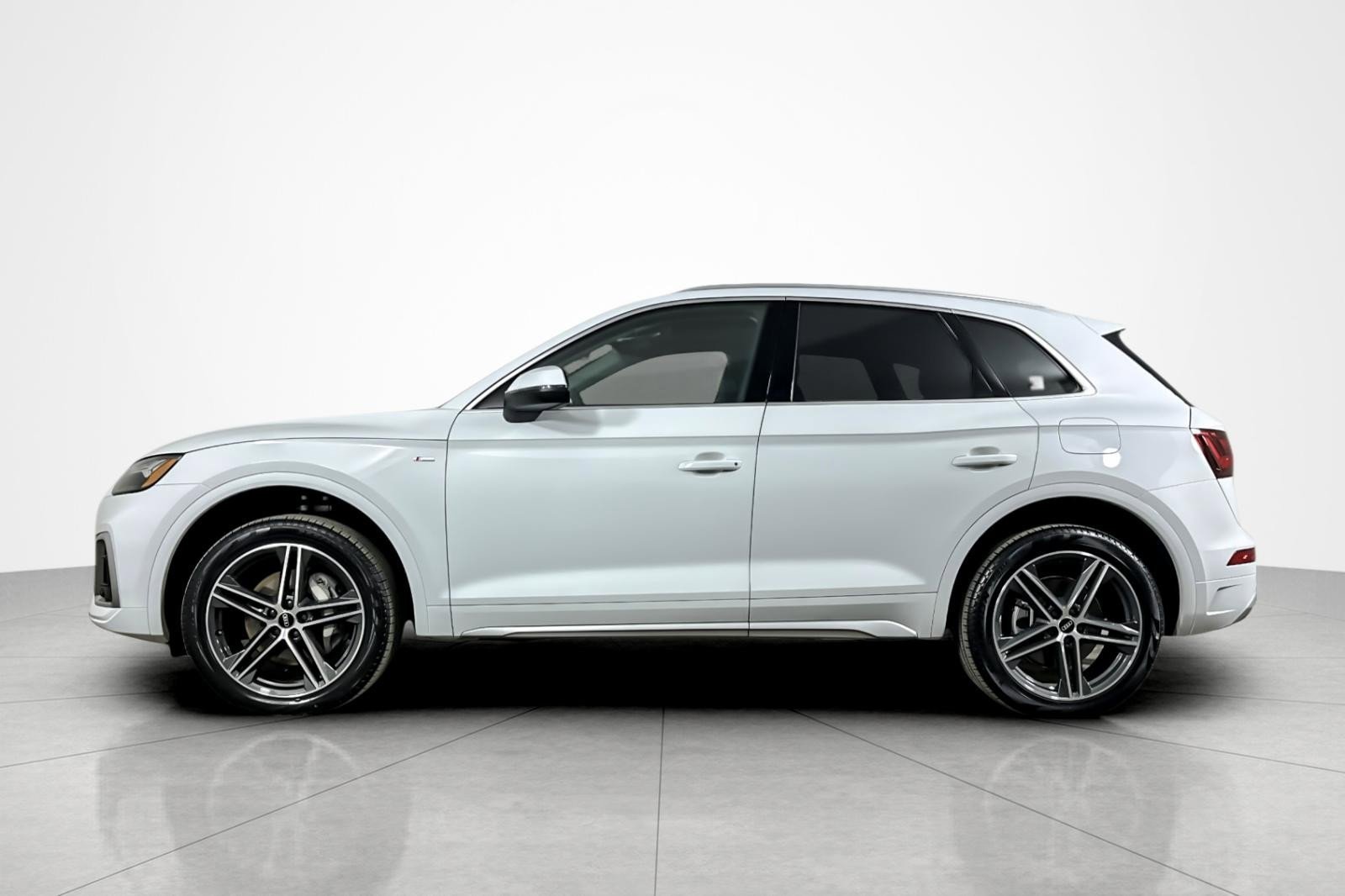 Used 2023 Audi Q5 e Premium w/ Convenience Package video 2