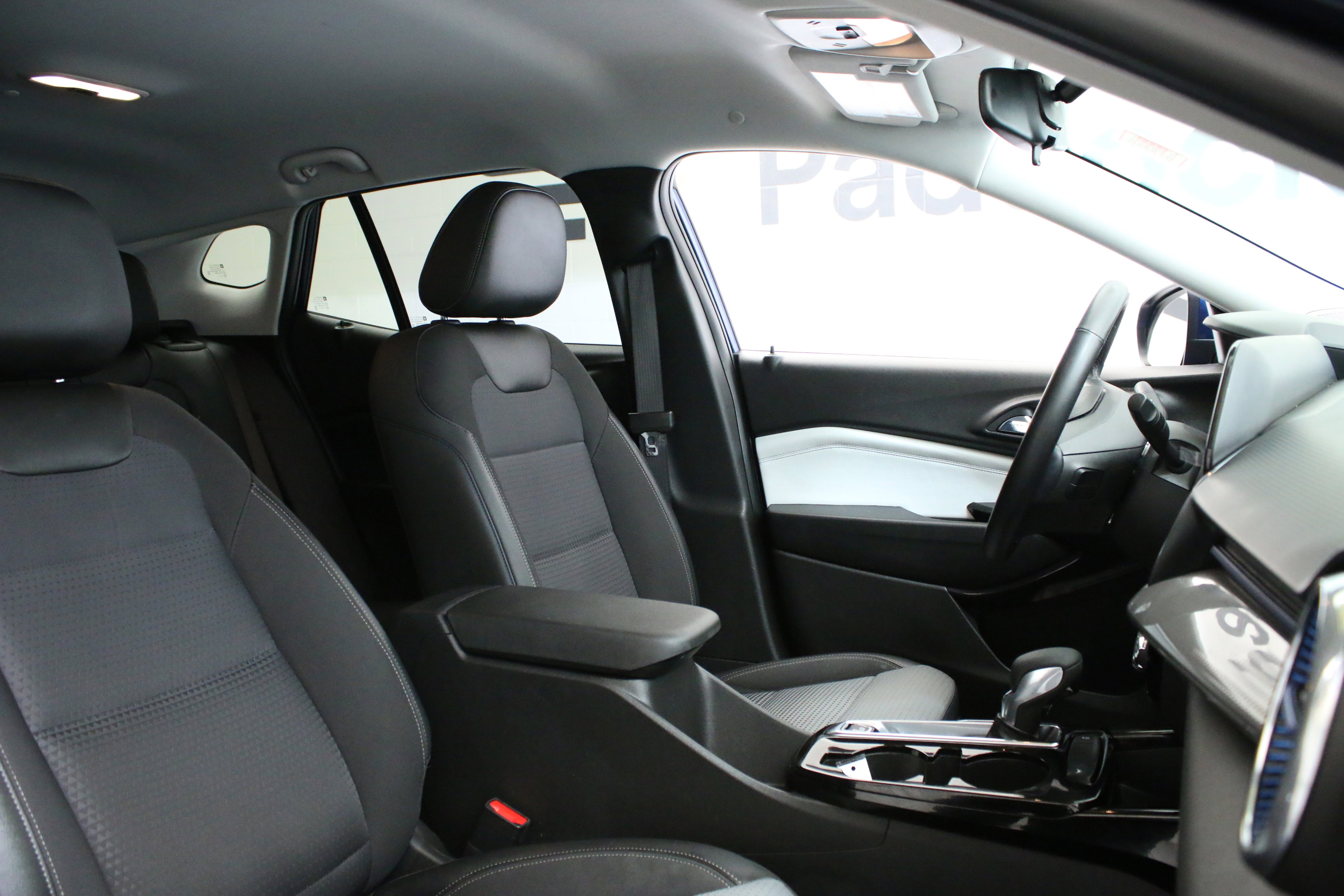 Used 2024 Chevrolet Trax LT w/ Driver Confidence Package FWD image 28