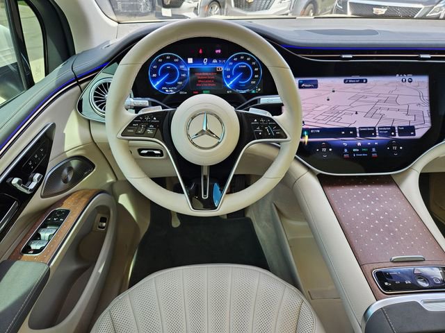 Used 2023 Mercedes-Benz EQS 580 4MATIC SUV image 14