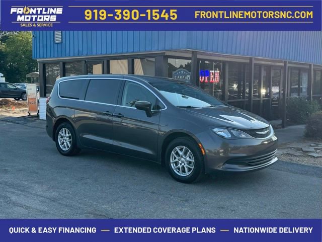 Used 2017 Chrysler Pacifica Touring FWD image 1
