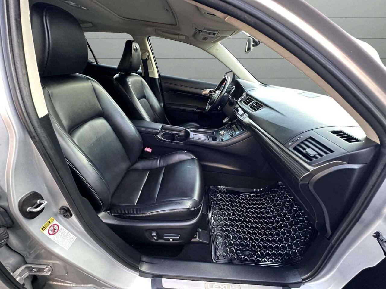 Used 2014 Lexus CT 200h image 26