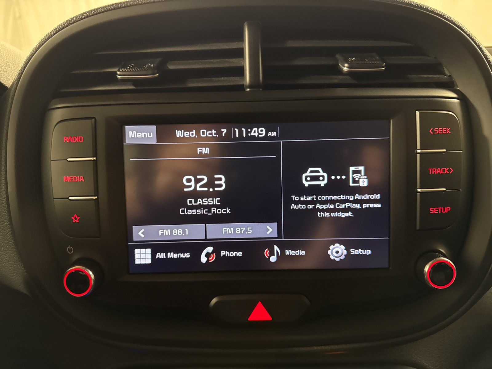 Certified 2022 Kia Soul LX w/ Technology Package FWD image 17