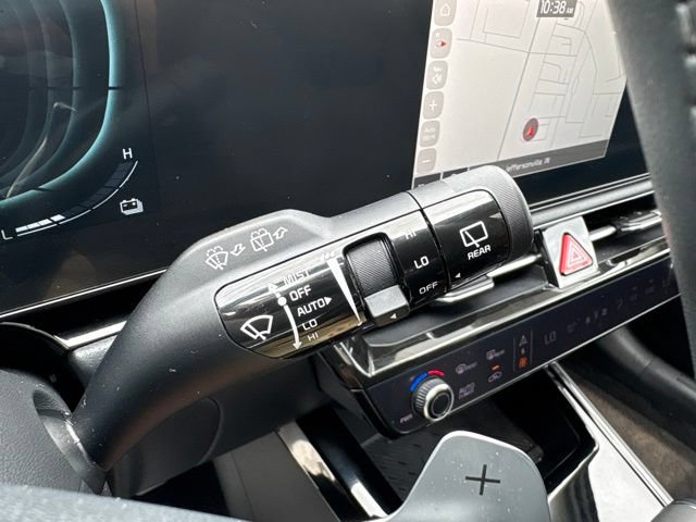 Used 2024 Kia Niro EX Touring FWD image 25