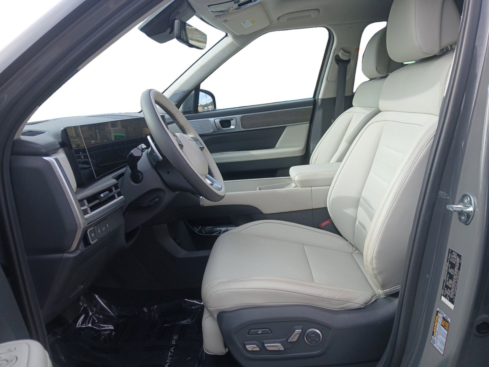 Certified 2024 Hyundai Santa Fe Calligraphy image 9