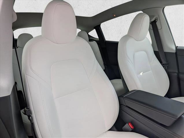 Used 2025 Tesla Model Y Performance image 19