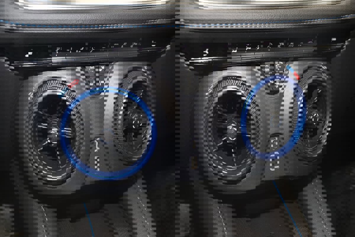 Used 2023 Chevrolet Blazer RS image 32