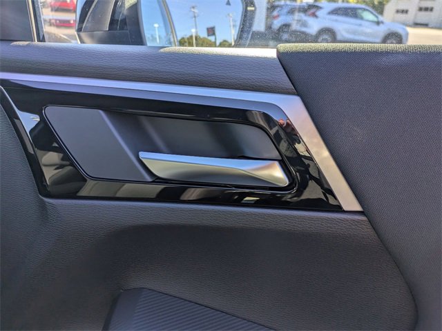 New 2025 Mitsubishi Outlander ES image 32