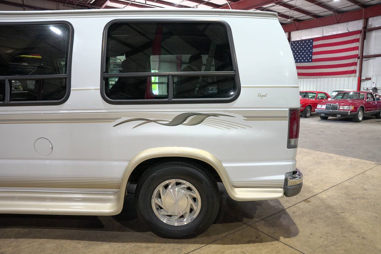 Used 2002 Ford E-150 and Econoline 150 RWD image 5