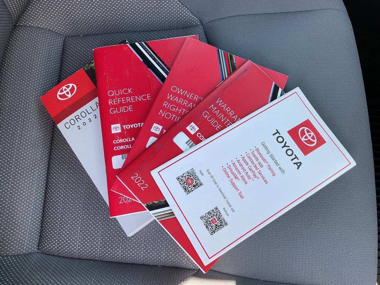 Used 2022 Toyota Corolla SE FWD image 44