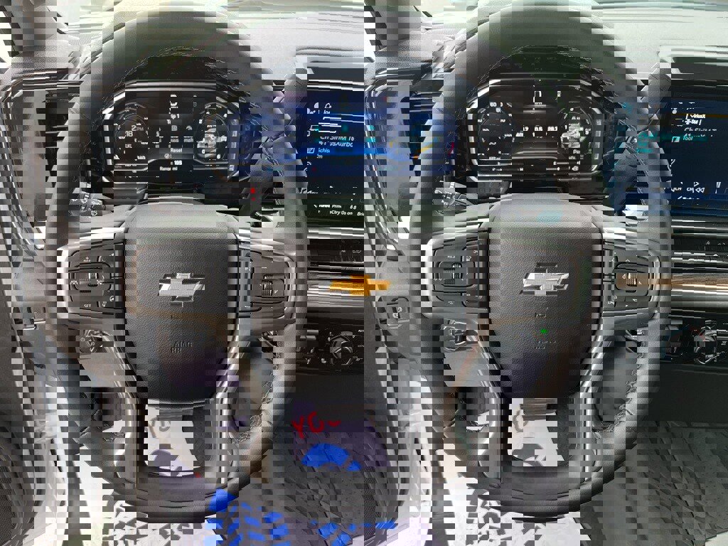 Used 2024 Chevrolet Silverado 2500 LT w/ Convenience Package image 8