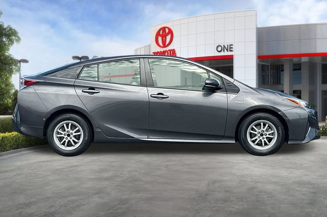 Certified 2017 Toyota Prius Two w/ Prius Two Safety Plus Package FWD image 3