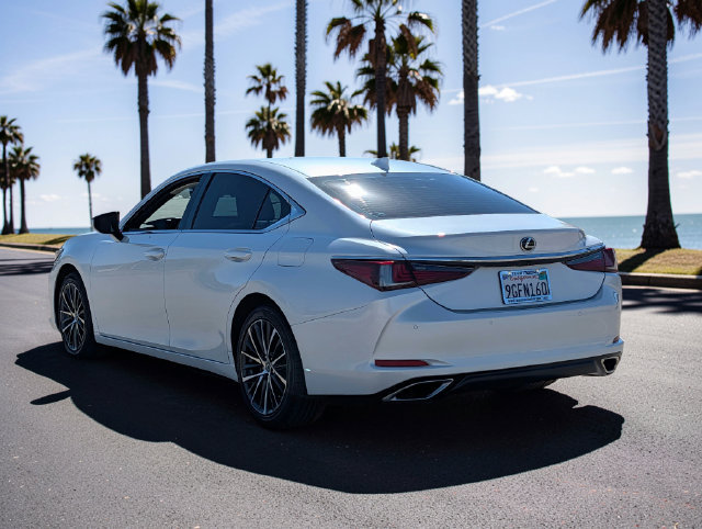 Used 2023 Lexus ES 350 w/ Premium Package FWD image 7