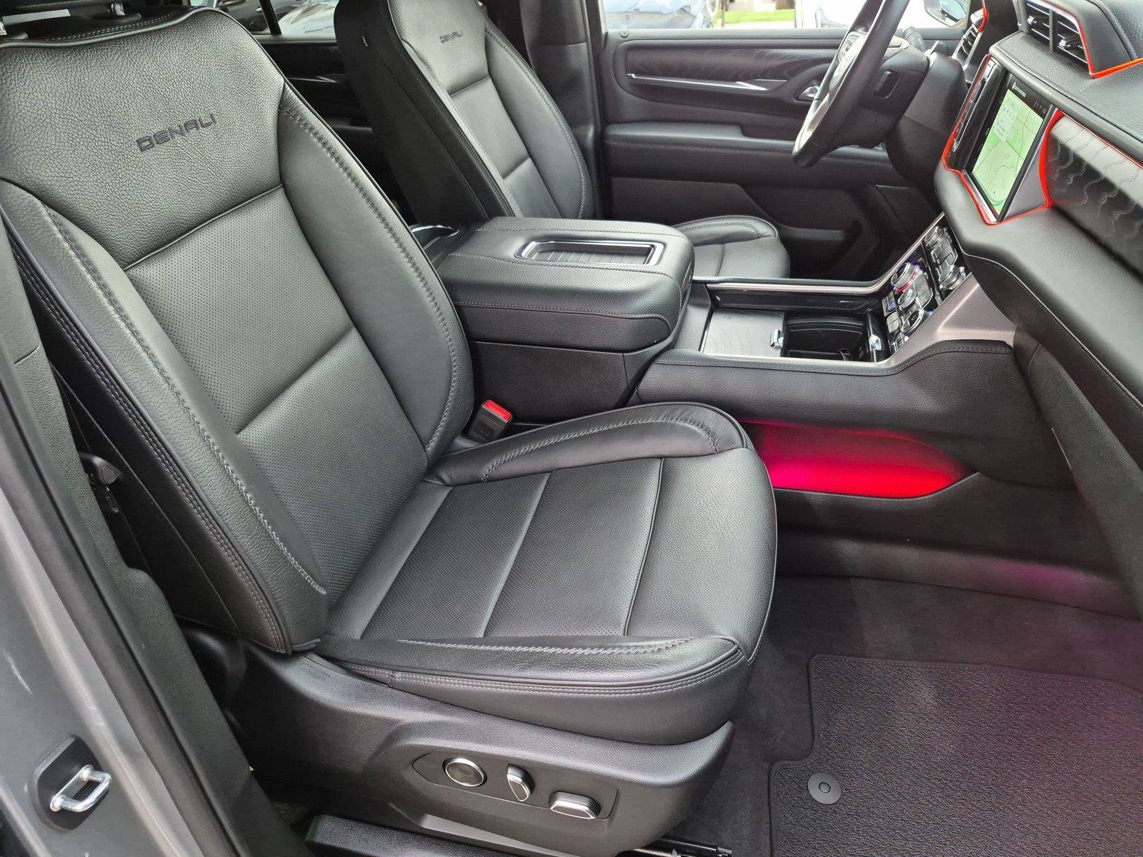 Used 2024 GMC Yukon Denali w/ Advanced Technology Package AWD/4WD image 29