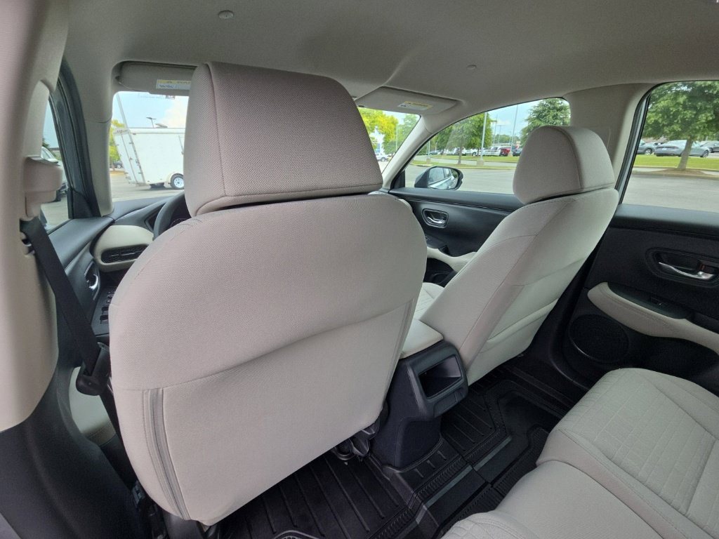 Used 2025 Honda HR-V LX image 13
