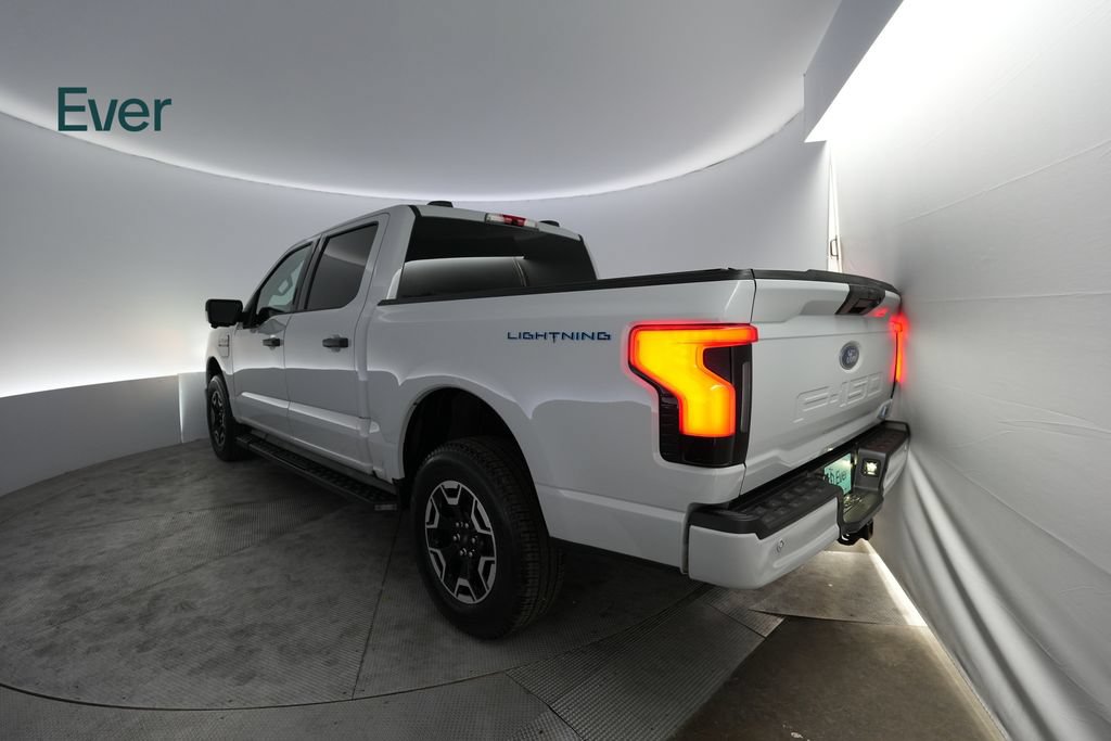 Used 2023 Ford F150 Lightning XLT AWD/4WD image 3