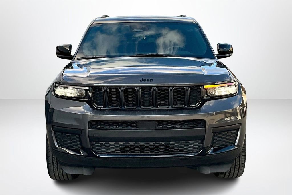 Used 2022 Jeep Grand Cherokee L Laredo image 2