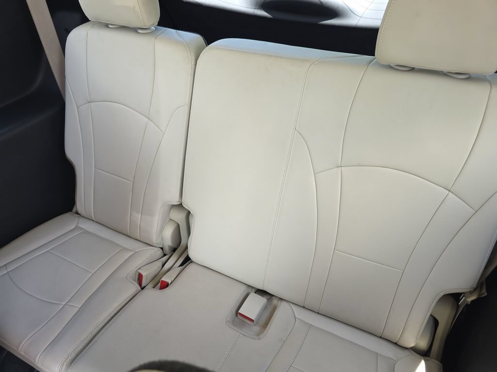 Used 2022 Buick Enclave Essence FWD image 20