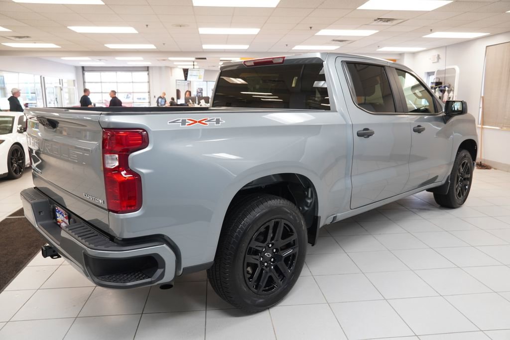 Used 2025 Chevrolet Silverado 1500 Custom image 13