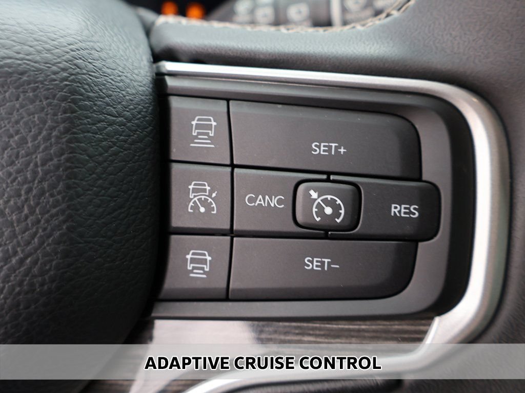 Used 2022 Jeep Wagoneer Series II w/ Premium Group I AWD/4WD image 6