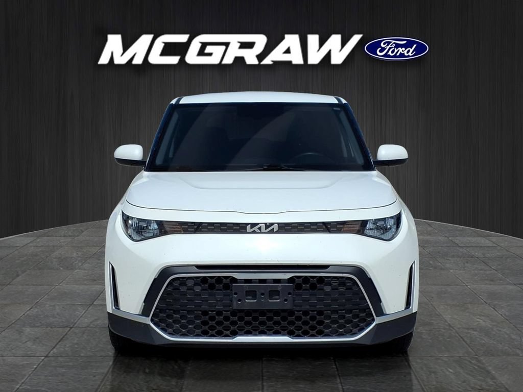Used 2024 Kia Soul LX w/ Option Group 015 FWD image 2