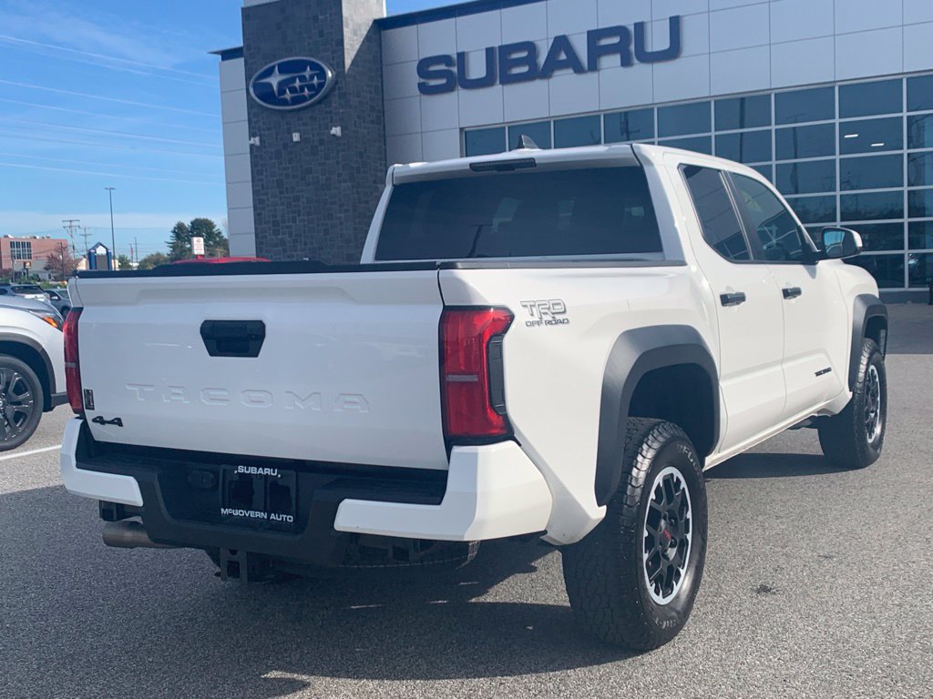 Used 2024 Toyota Tacoma TRD Off-Road AWD/4WD image 9