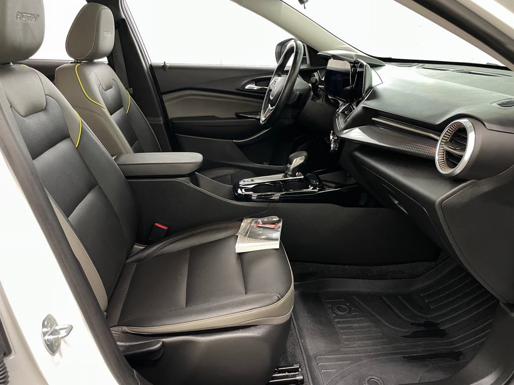 Certified 2024 Chevrolet Trax ACTIV w/ Sunroof Package FWD image 36