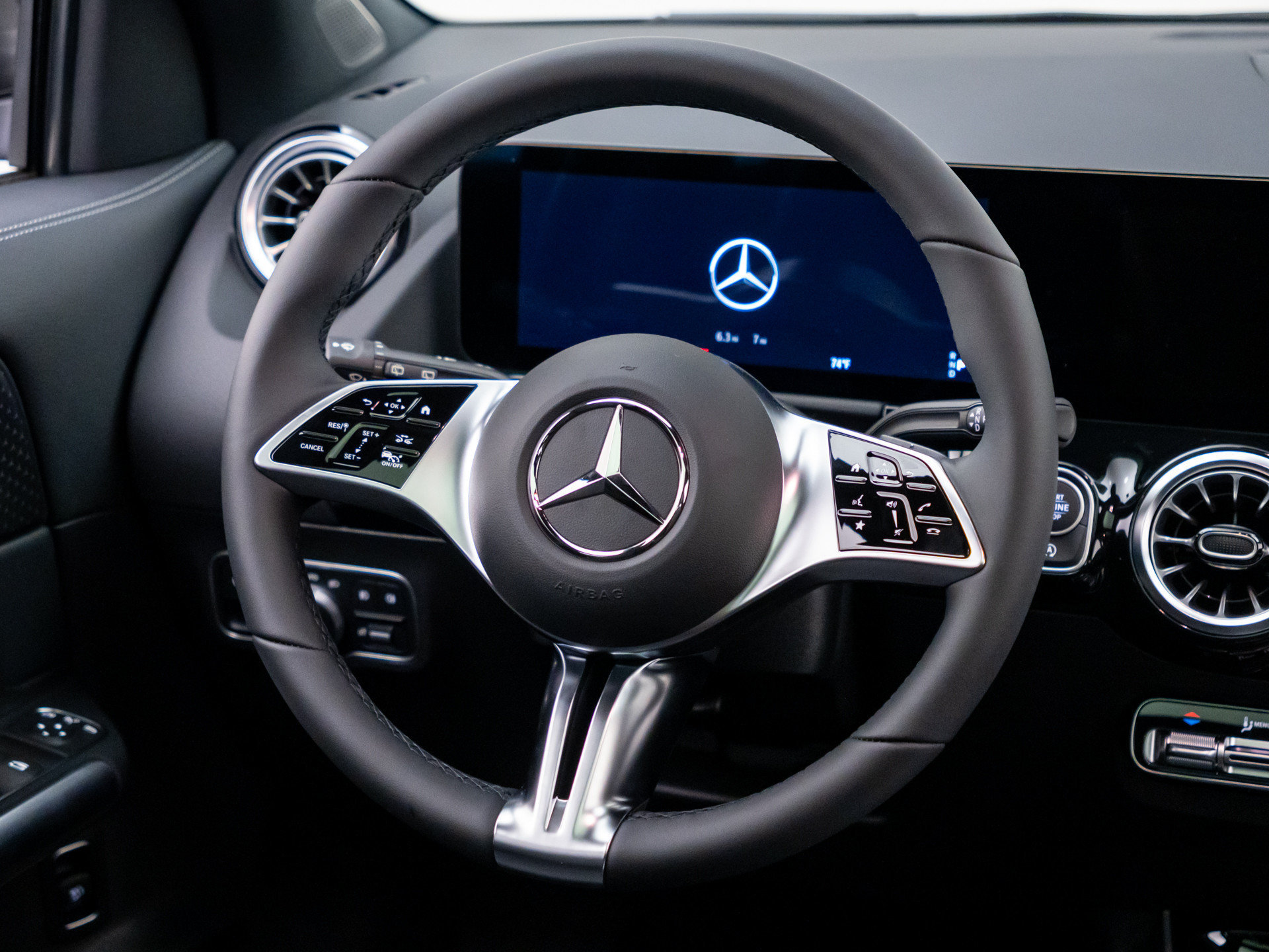 New 2026 Mercedes-Benz GLA 250 4MATIC image 11