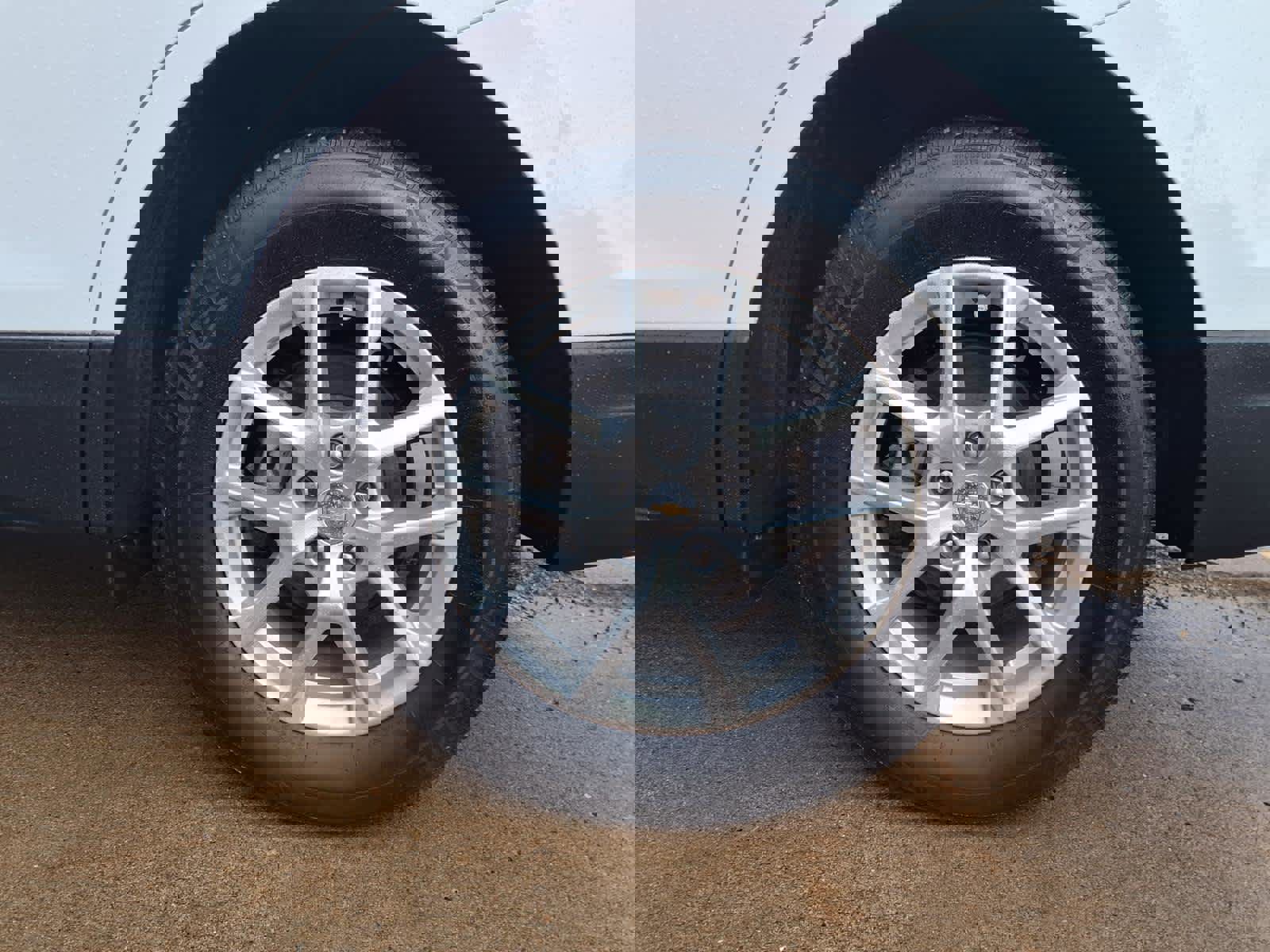 Used 2024 Chevrolet Equinox LS image 8