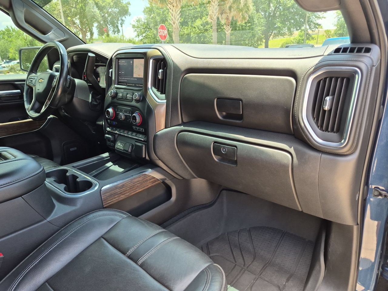 Used 2020 Chevrolet Silverado 1500 High Country w/ Technology Package AWD/4WD image 25