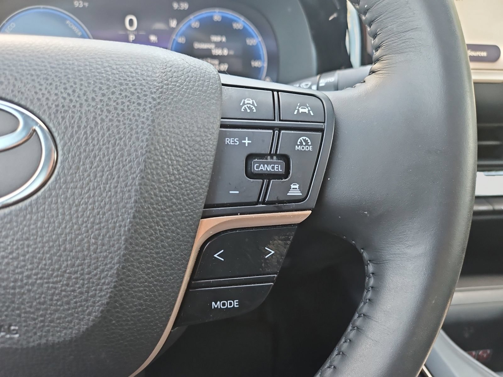 Used 2023 Toyota Crown AWD/4WD image 29