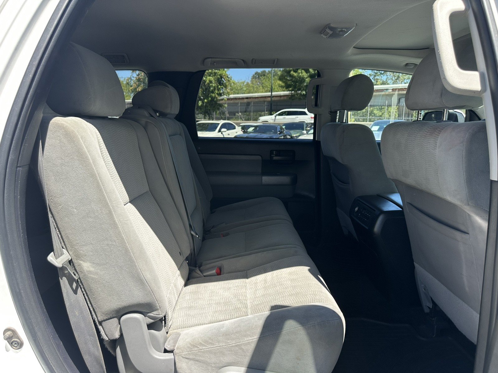 Used 2015 Toyota Sequoia SR5 AWD/4WD image 22