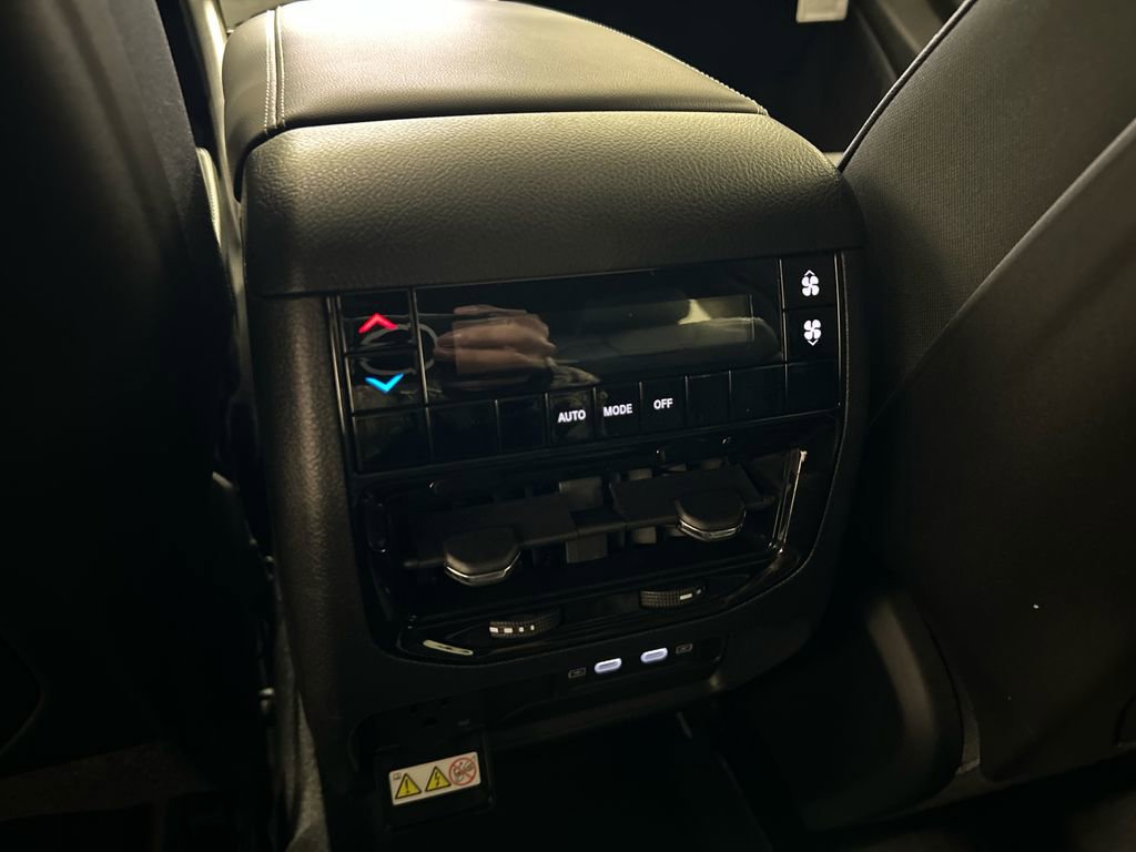 New 2026 Jeep Grand Cherokee L 4WD image 32