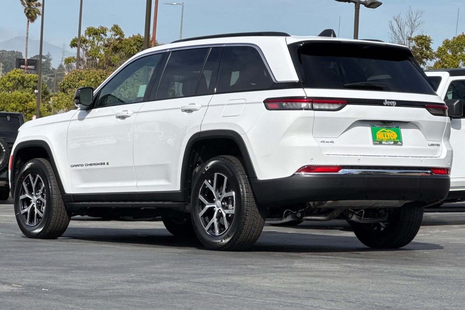 New 2025 Jeep Grand Cherokee Limited w/ Luxury Tech Group II image 7