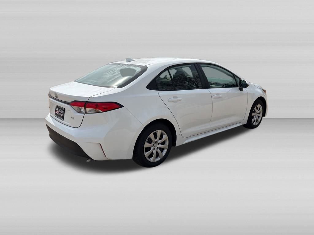 Used 2026 Toyota Corolla LE FWD image 6