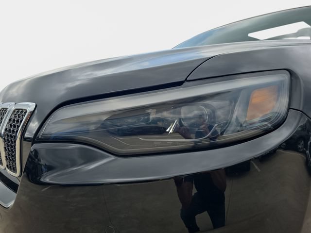 Used 2019 Jeep Cherokee Limited w/ Luxury Group AWD/4WD image 34