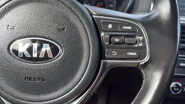 Used 2017 Kia Optima Premium image 29
