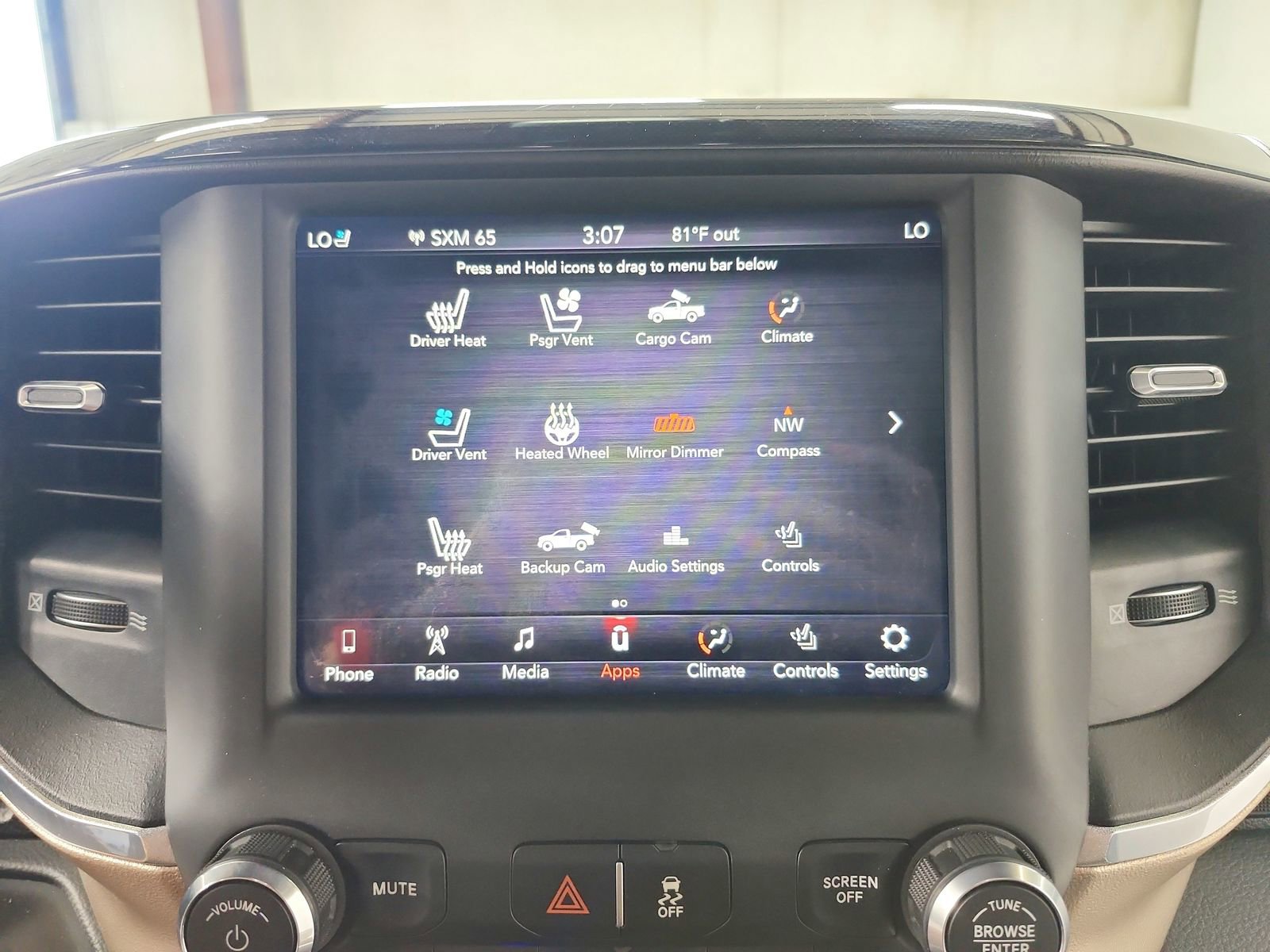 Used 2019 RAM 2500 Laramie w/ Black Appearance Package AWD/4WD image 30