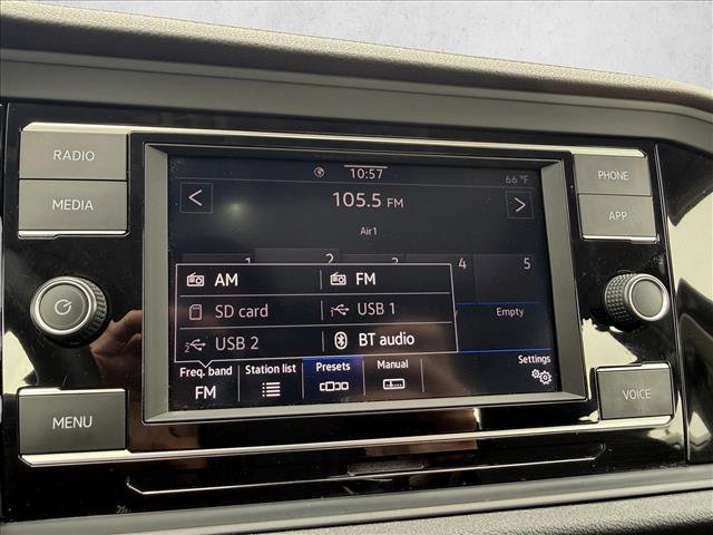 Used 2024 Volkswagen Jetta SE w/ Panoramic Sunroof Package image 19