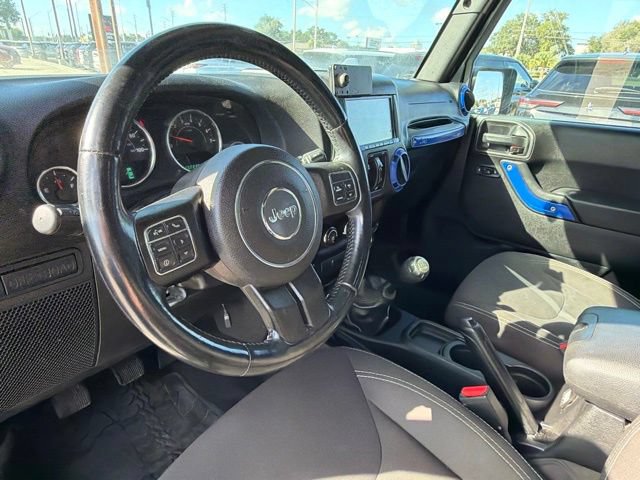 Used 2015 Jeep Wrangler Unlimited Rubicon w/ Dual Top Group AWD/4WD image 23