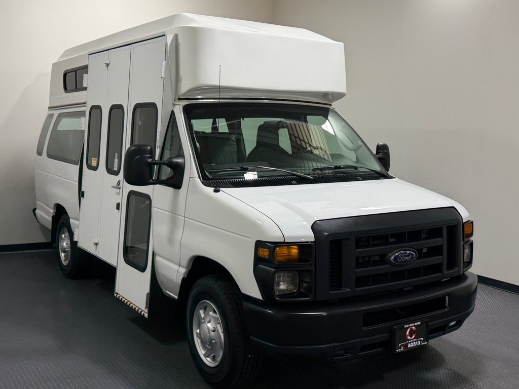 Used 2013 Ford E-350 and Econoline 350 Extended Super Duty RWD image 4
