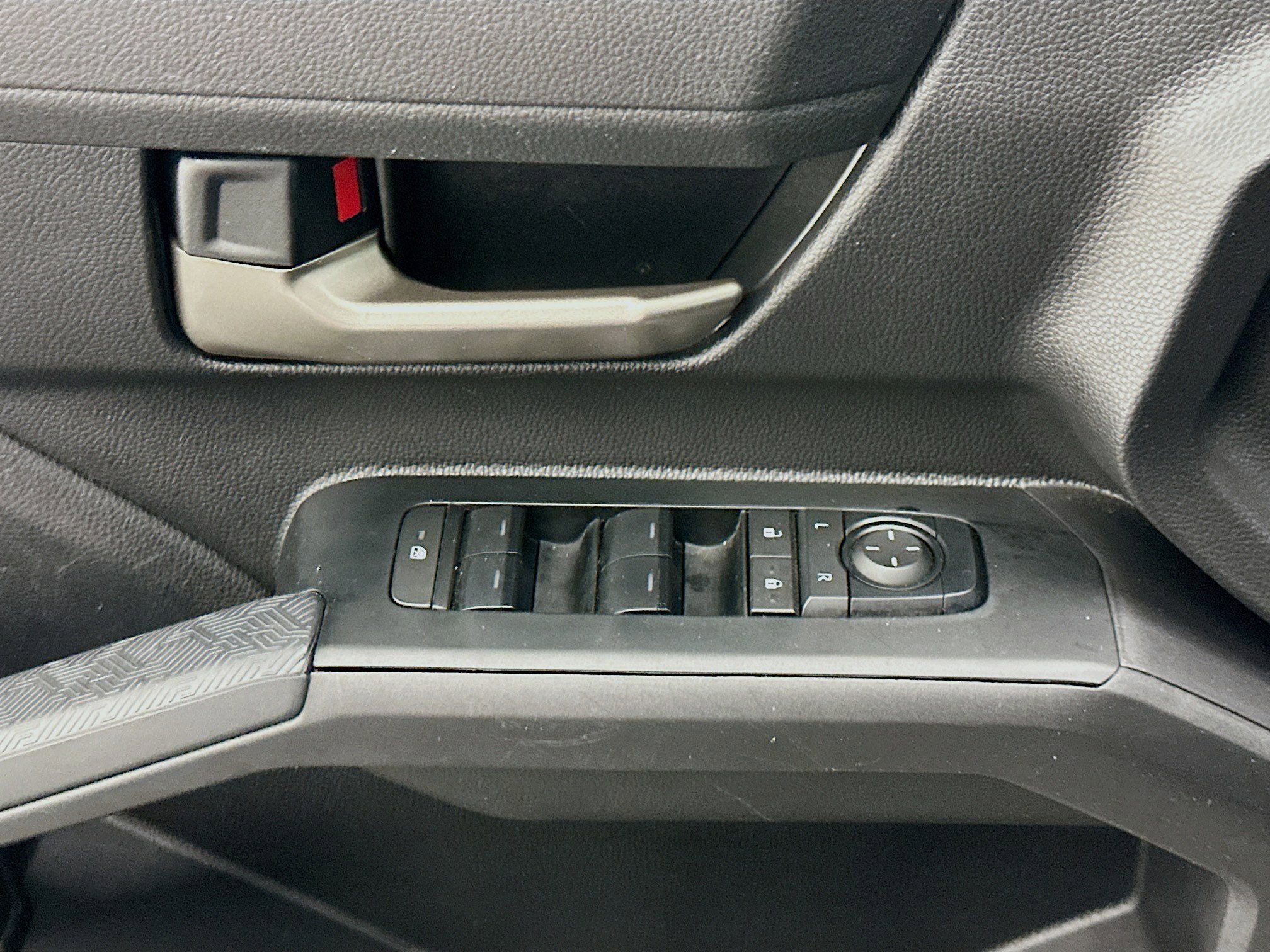 Used 2025 Toyota Tacoma TRD Off-Road AWD/4WD image 15