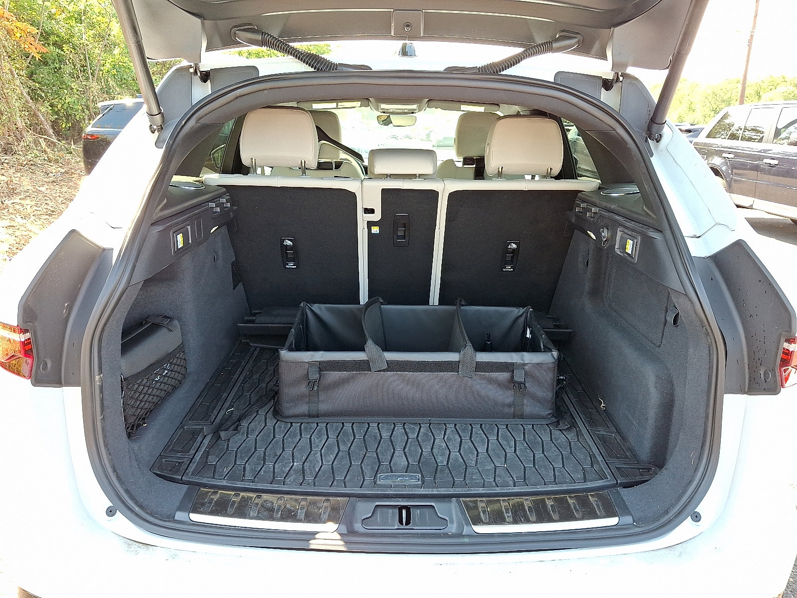 Used 2026 Jaguar F-PACE R-Dynamic S image 28