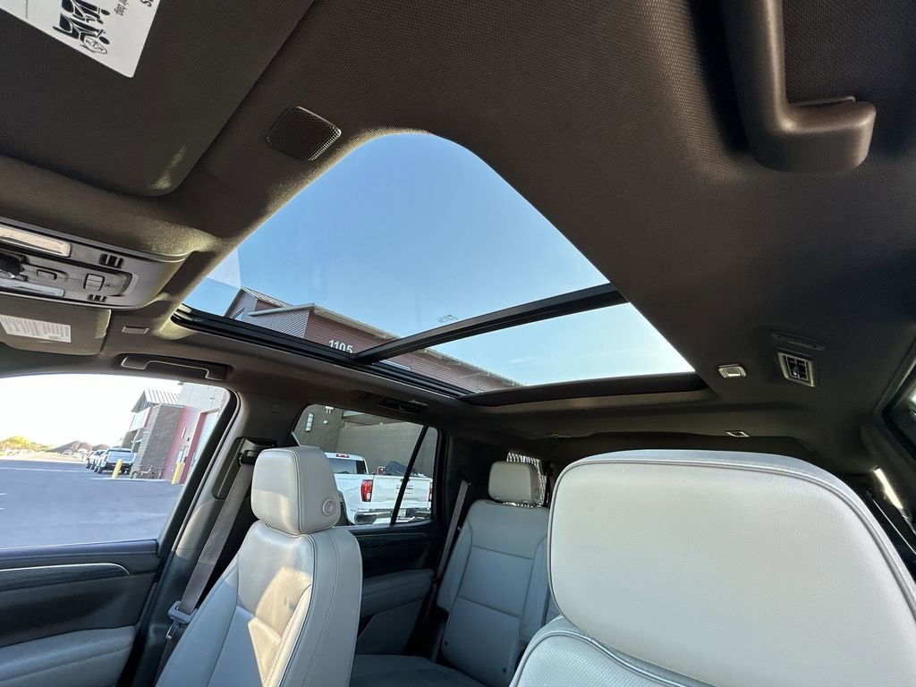 Used 2022 GMC Yukon SLT w/ SLT Premium Package image 19