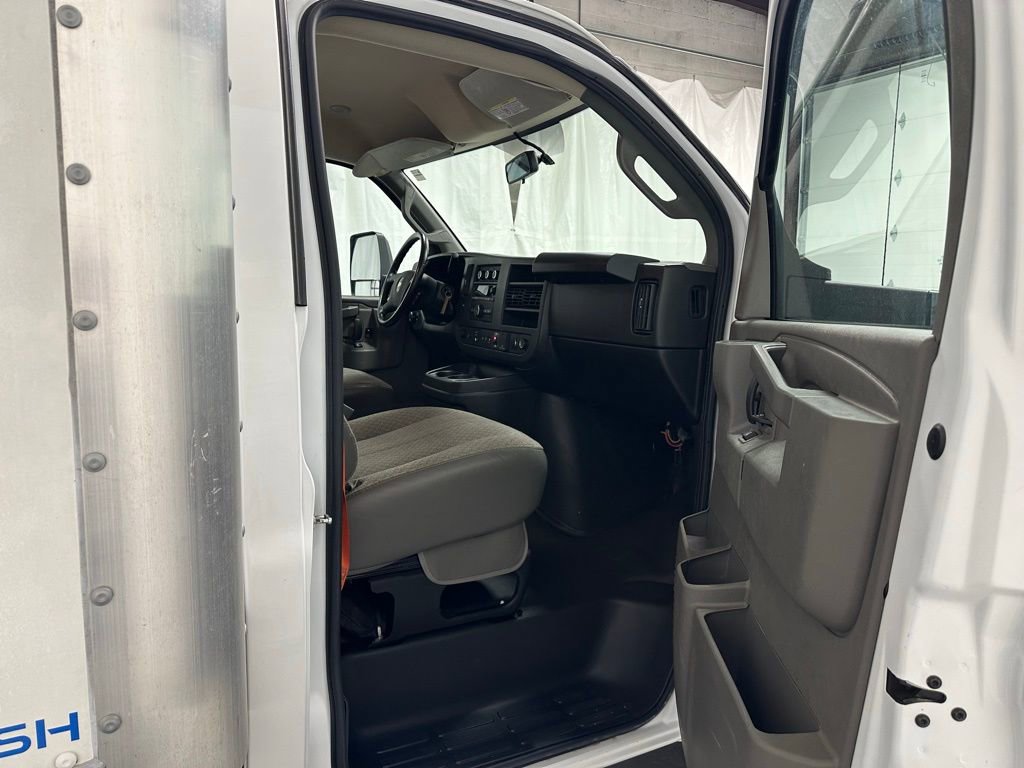 Used 2022 Chevrolet Express 3500 w/ Power Convenience Package image 39